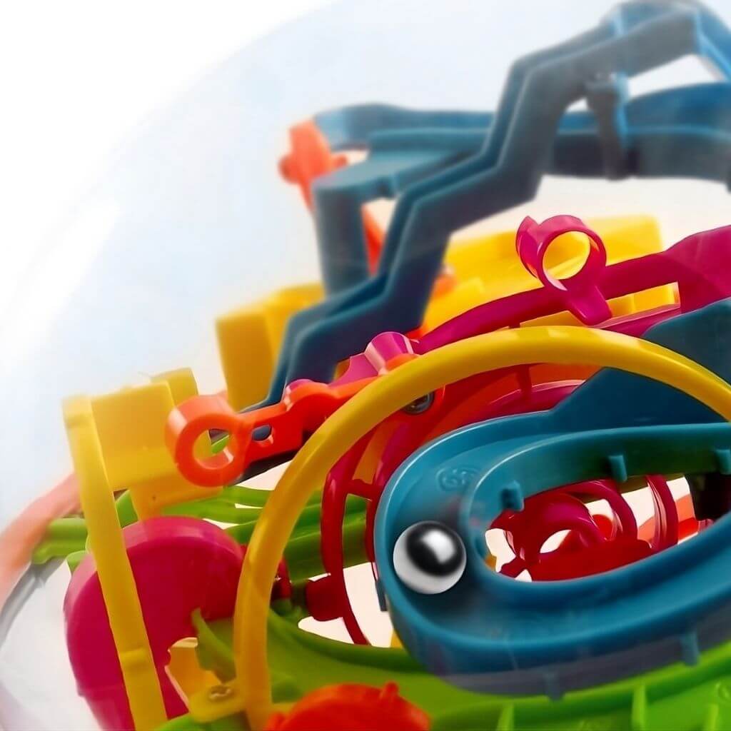 Addict a ball maze 2 brainteaser game close up