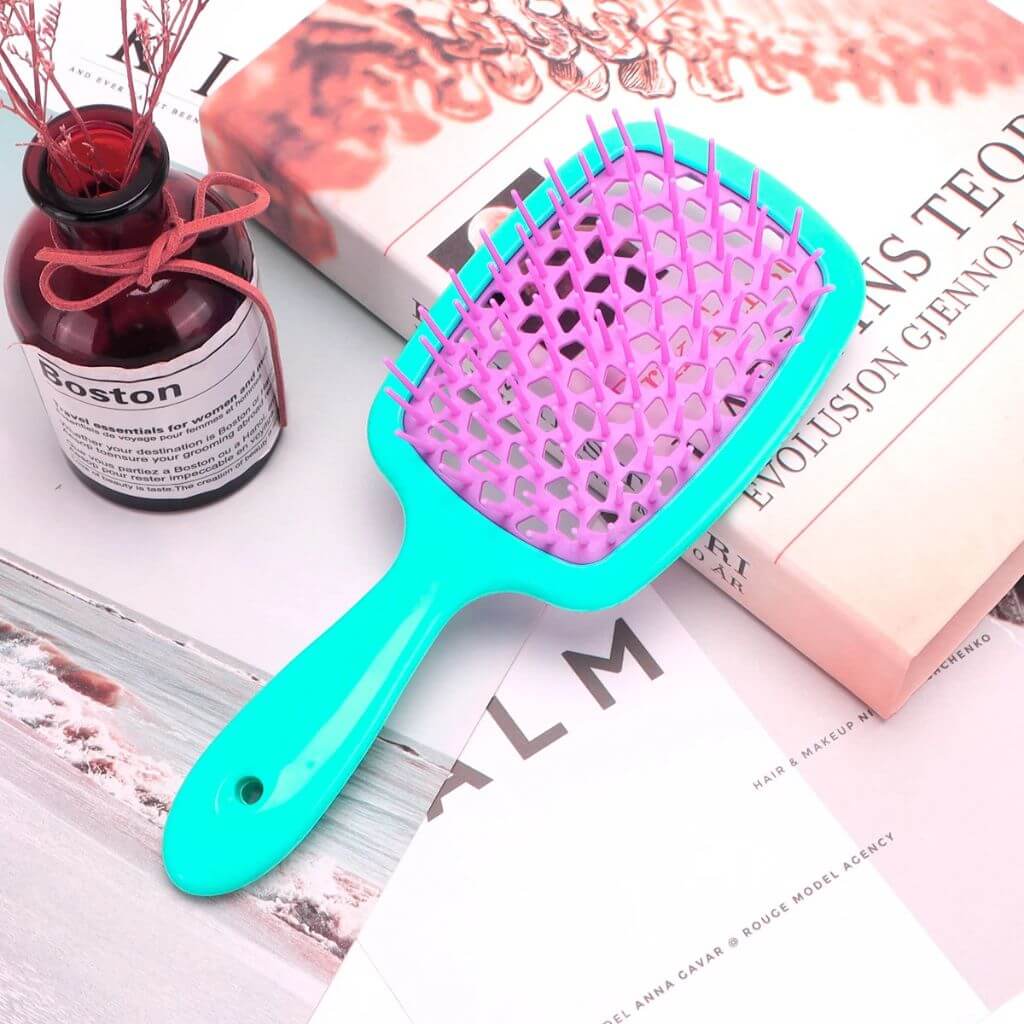Straightening hair brushes