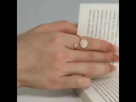 Video of Opal Fidget Jewellery Set